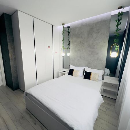 The Silver Grove Oradea Exterior photo